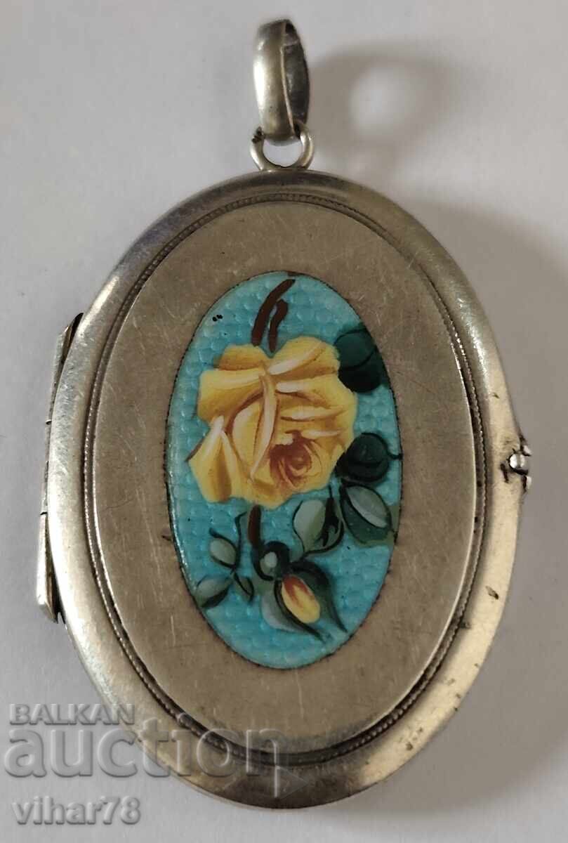 OLD PHOTO LOCKET. - 6