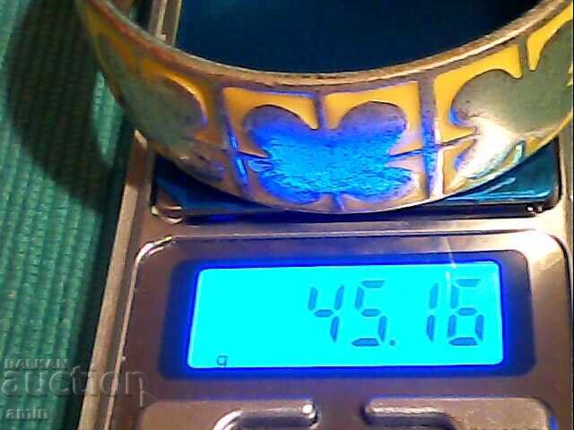 Παράδοση παλαιό βαρύ μεταλλικό βραχιόλι