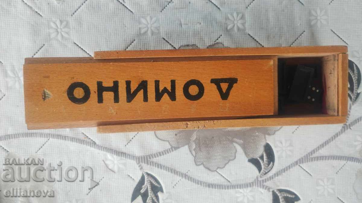 Ένα παλιό ντόμινο