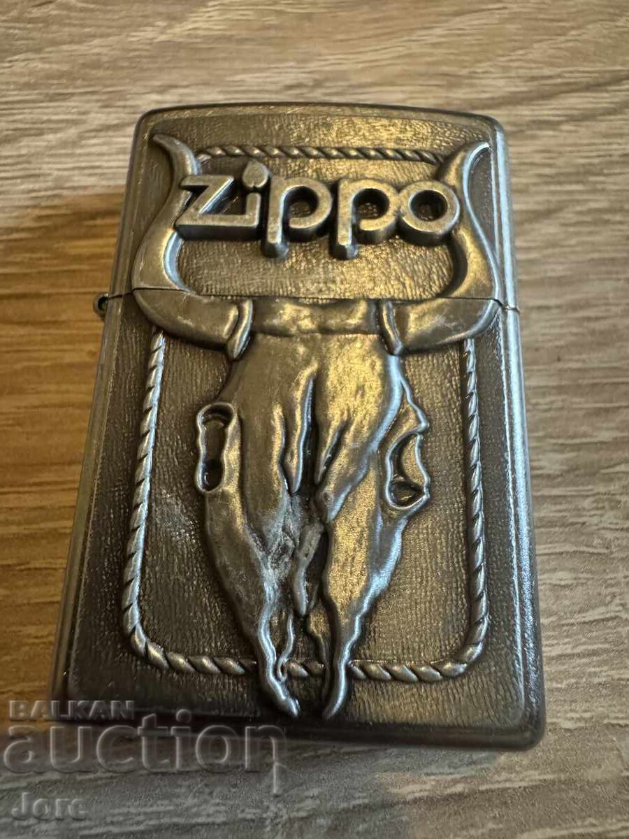 Αναπτήρας Zippo με κρανίο ταύρου