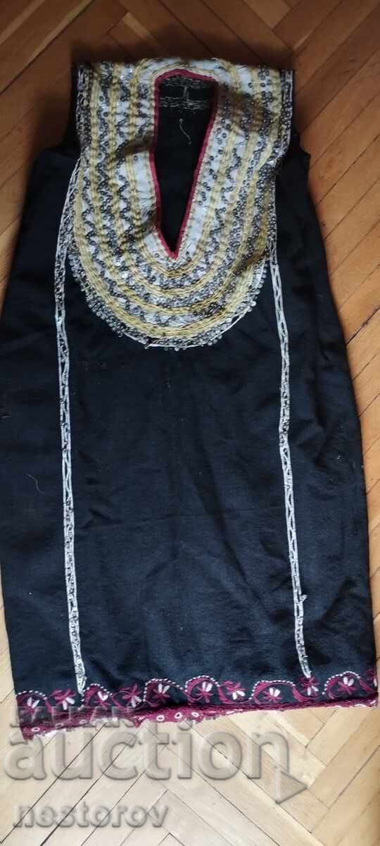 ΠΑΛΙΑ ΓΥΝΑΙΚΕΙΑ ΦΟΡΕΣΙΑ ΑΠΟ ΤΗΝ ΠΕΡΙΟΧΗ ΤΟΥ ΠΕΡΝΙΚ