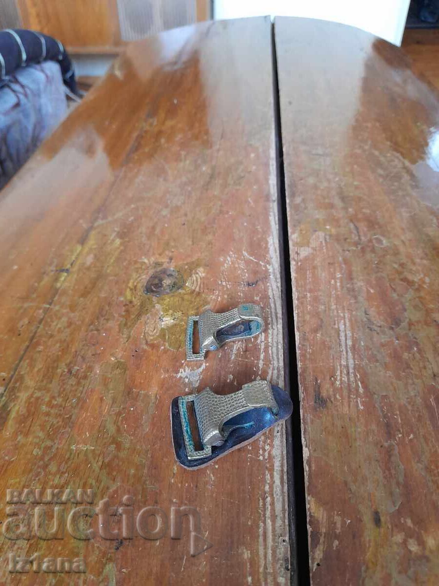 Παλιά μεταλλικά δοχεία