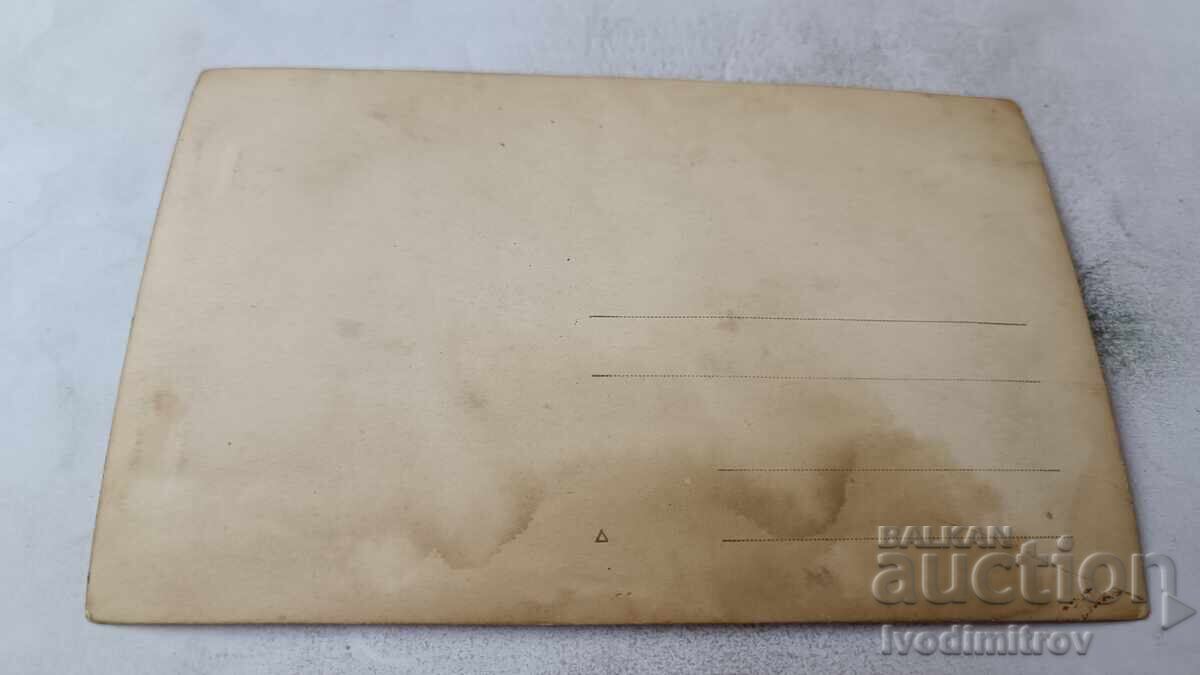 Livrarea Fotografie Fată și doi băieți într-un râu mare