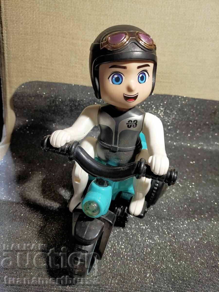 подвижна и музикална играчка с цена € 15.00 | 29.34 лв.