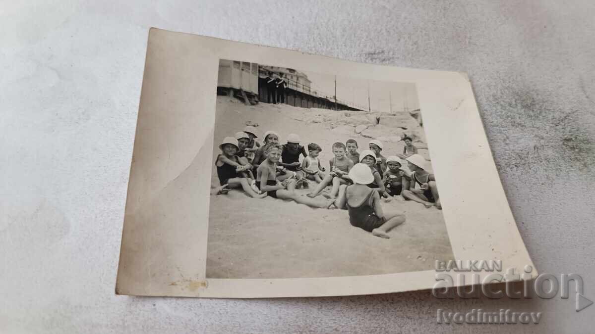 Φωτογραφία Παιδιά στην παραλία Φωτογραφία Παιδιά στην παραλία