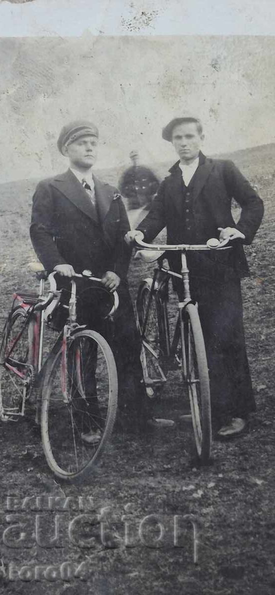 Livrarea CICLIȘTI - SATUL YANA - 1932