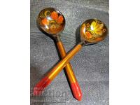 lingură decorativă din lemn pictată