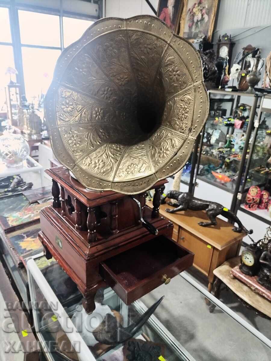 ΠΟΛΥ ΟΜΟΡΦΟ ΓΡΑΜΜΟΦΩΝΟ MASTER'S VOICE - 5