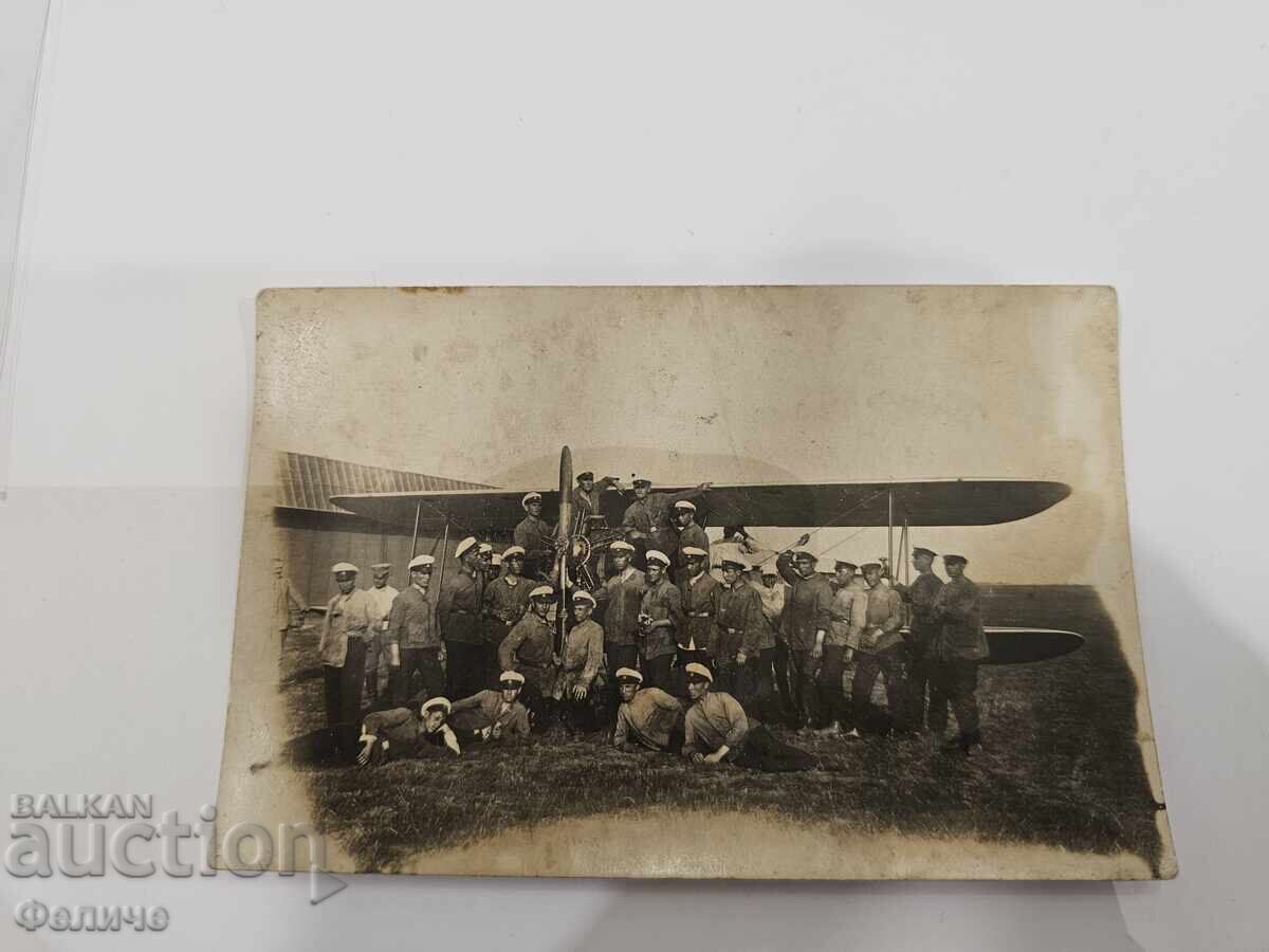 Δημοπρασία Σπάνια φωτογραφική κάρτα - στρατιωτικοί, πιλότοι, αεροπλάνο και τεχνικοί