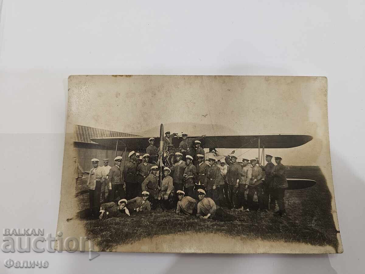 Σπάνια φωτογραφική κάρτα - στρατιωτικοί, πιλότοι, αεροπλάνο και τεχνικοί