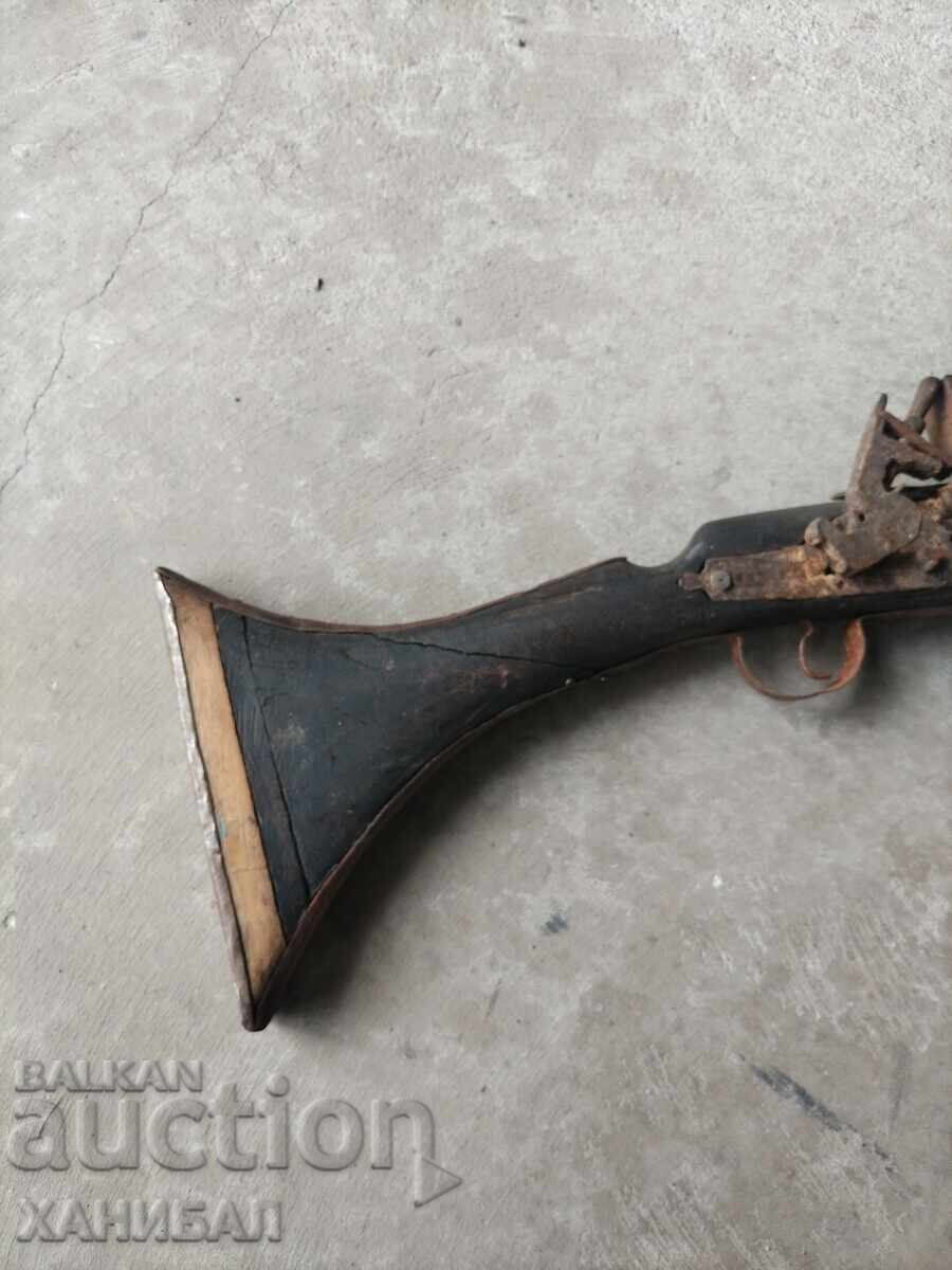 ΠΑΛΙΟ ΤΟΥΦΕΚΙ Flintstone με τιμή € 300.00 | 586.75 BGN