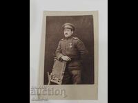 Военна фото картичка- войник свързочни войски  - с орден