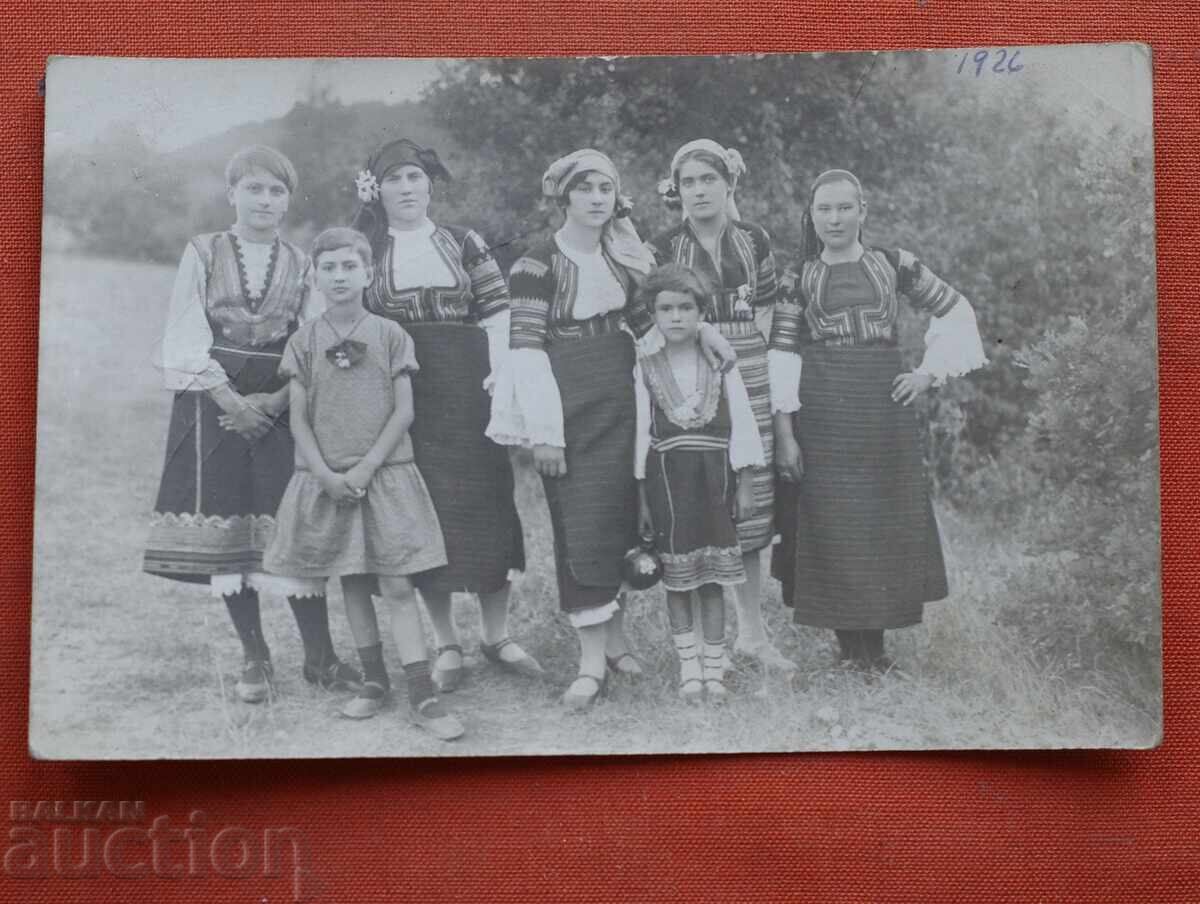 Παραδοσιακές φορεσιές από το Ράντομιρ και το Κιουστεντίλ, 1926