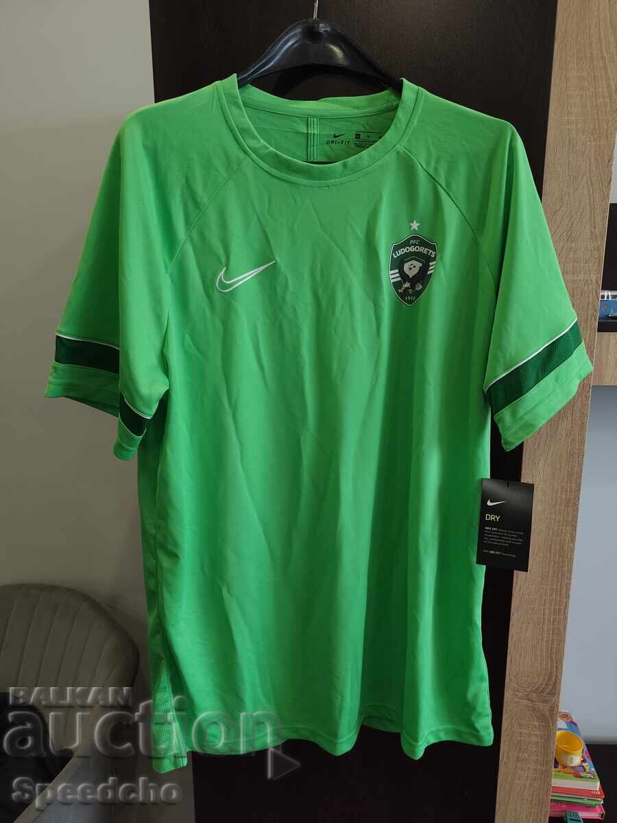 Чисто нова тренировъчна тениска на Лудогорец XL