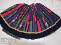 Pishimal de 150 de ani, costum popular, broderie, brăcinar, karlyanka