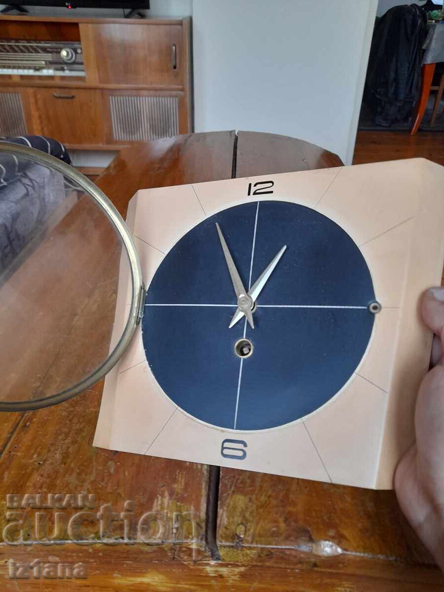 Livrarea Ceas de perete vechi