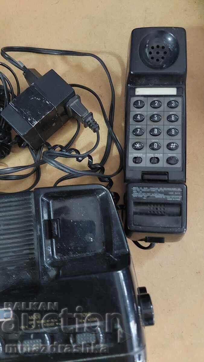 Delivery of Telephone, cassette player, clock in one from the 80s