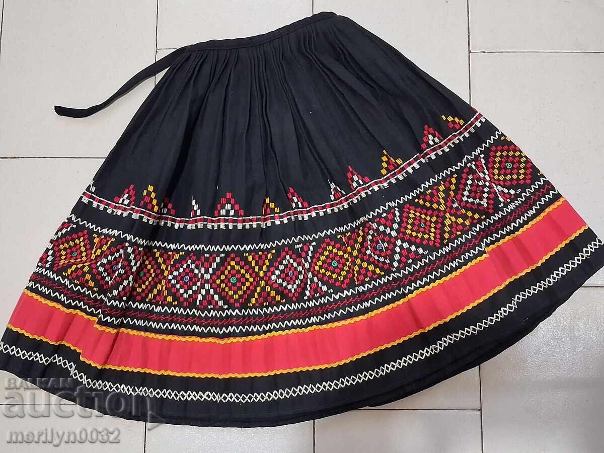 Pishimal folk costume embroidery brachnik karlyanka - 7
