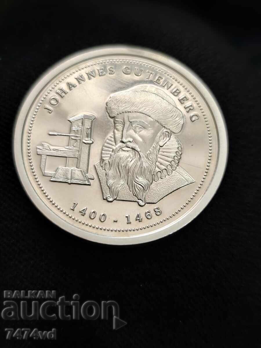 Ασημένιο μετάλλιο αφιερωμένο στον Γιοχάνες Γκούτενμπεργκ, καθαρότητα 333 με τιμή € 45.00 | 88.01 BGN