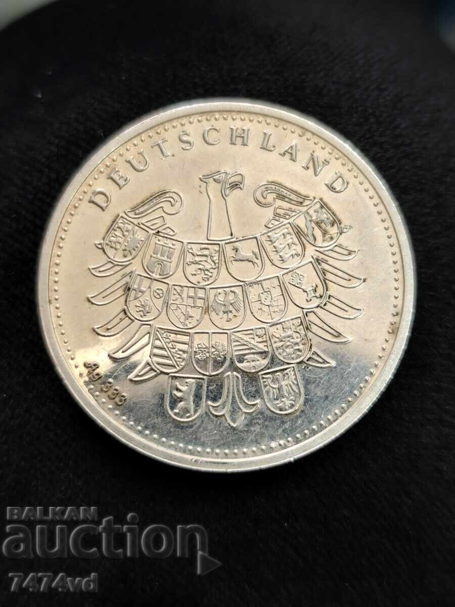 Δημοπρασία Ασημένιο μετάλλιο αφιερωμένο στον Γιοχάνες Γκούτενμπεργκ, καθαρότητα 333