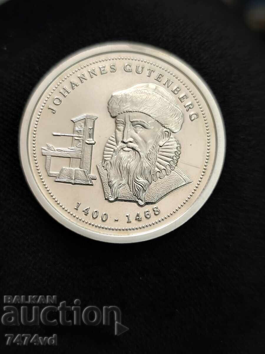 Ασημένιο μετάλλιο αφιερωμένο στον Γιοχάνες Γκούτενμπεργκ, καθαρότητα 333