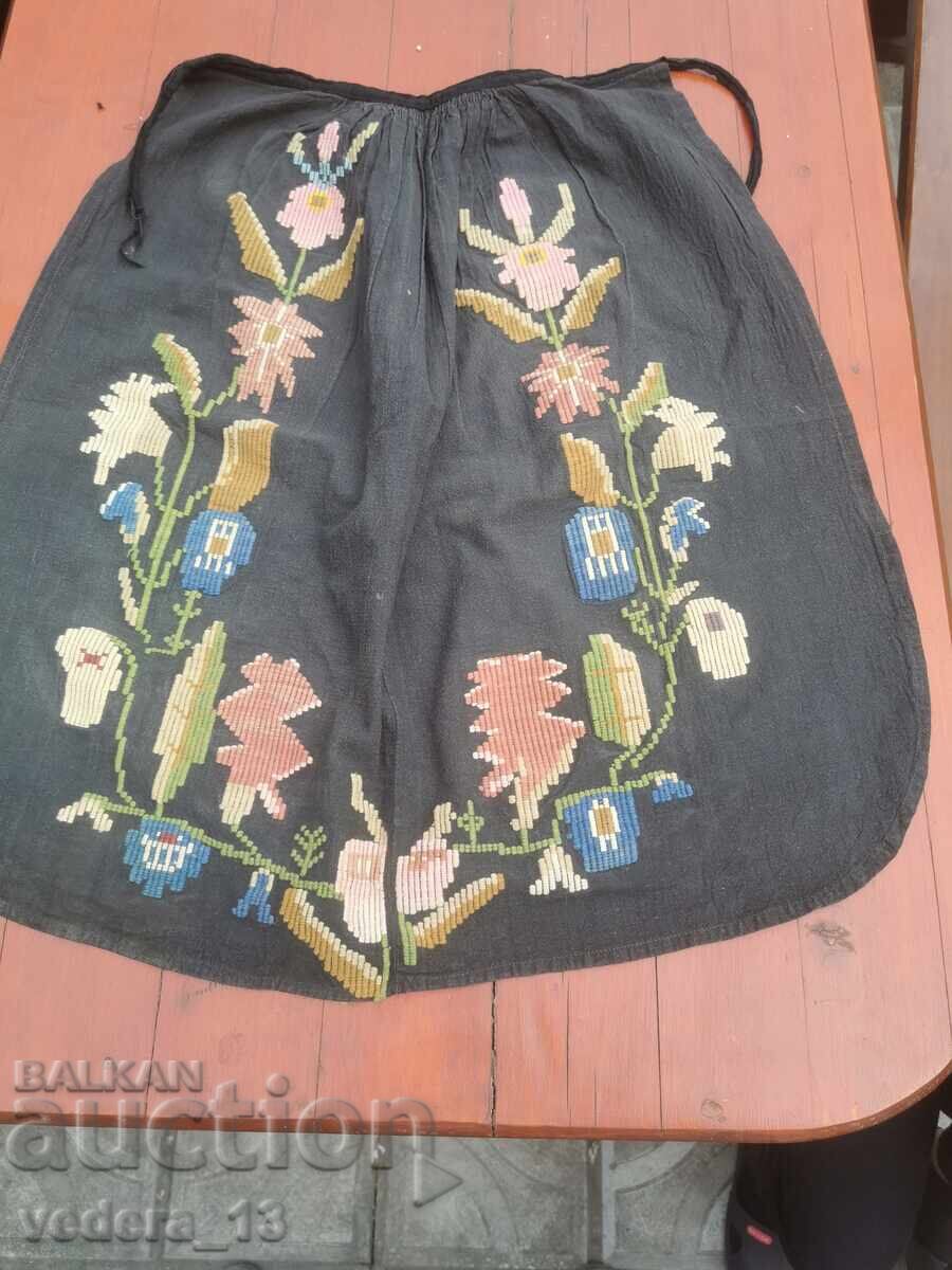 НАРОДНА НОСИЯ-ПРЕСТИЛКА