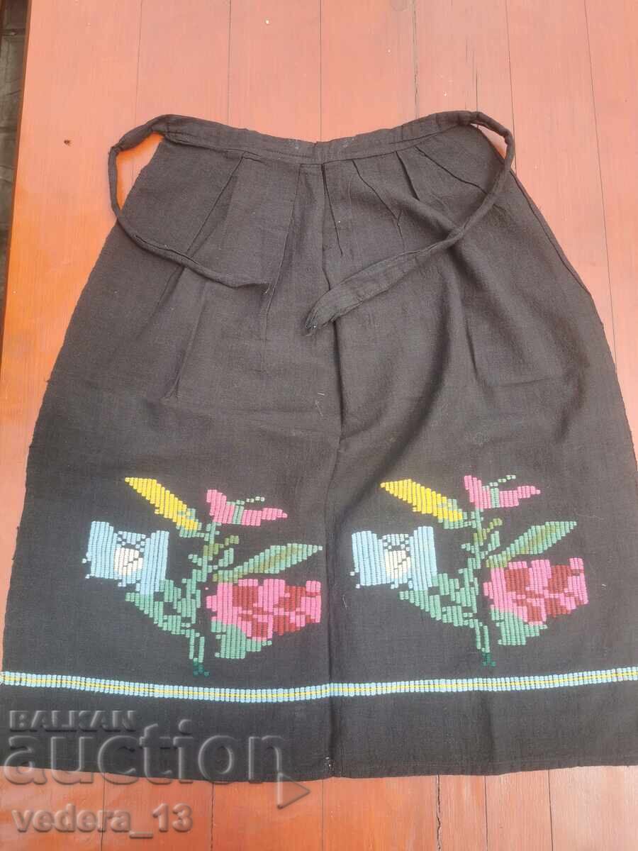 ΛΑΪΚΗ ΦΟΡΕΣΗ-ΠΟΔΙΑ