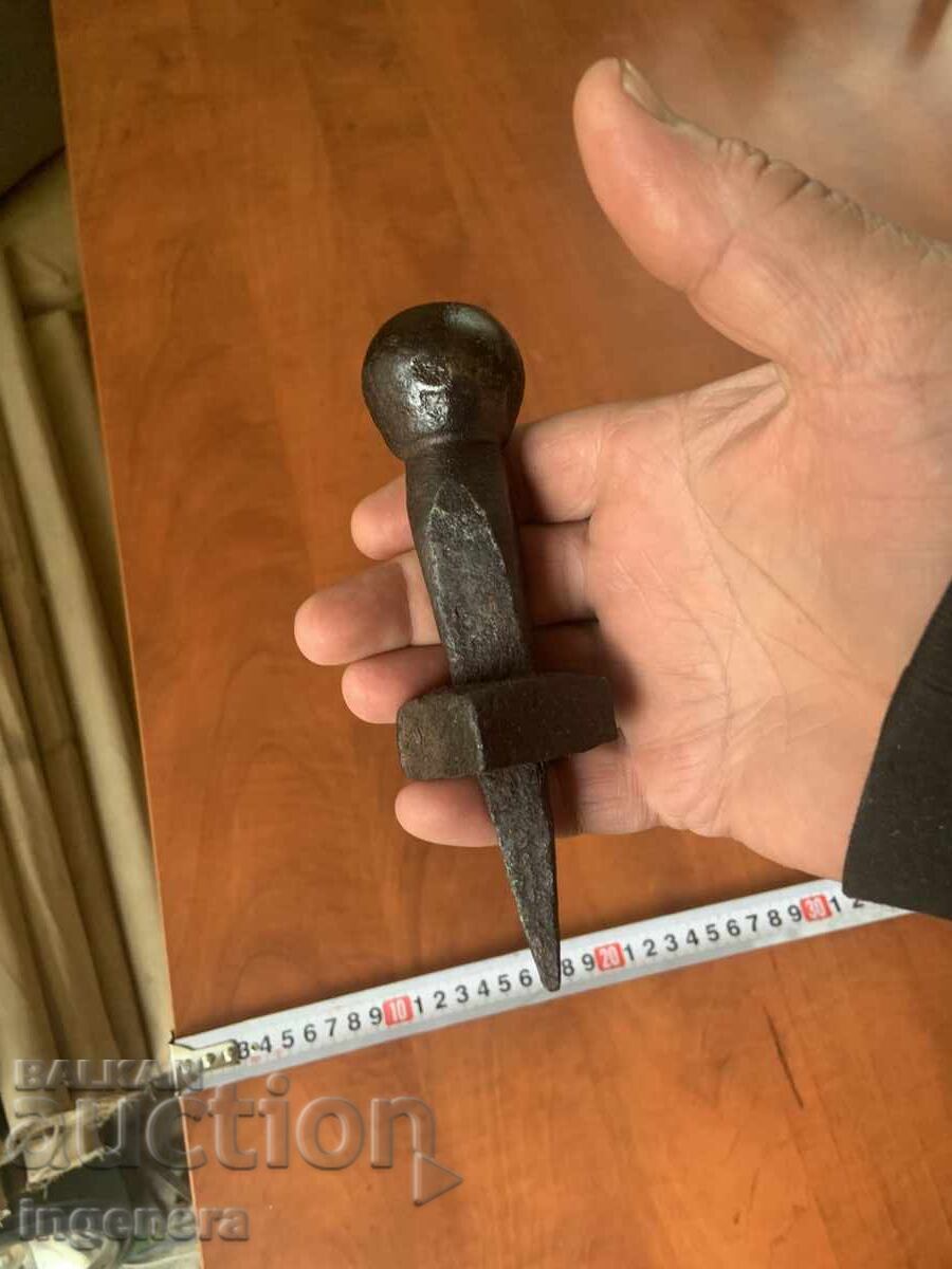 Delivery of SCYTHE PEENING ANVIL OLD FORGED TOOL