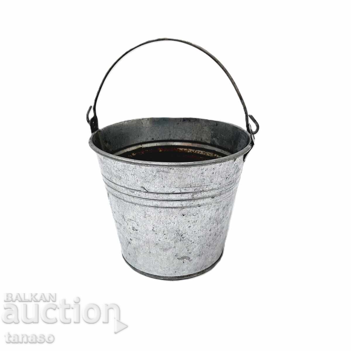 Малка стара поцинкована кофа, кофичка(15.4)