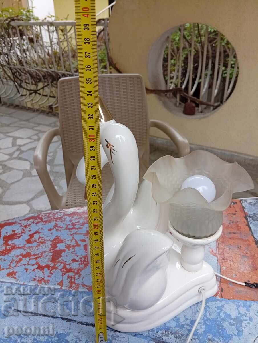 Παράδοση Πορσελάνινο φωτιστικό νυκτός με κύκνους