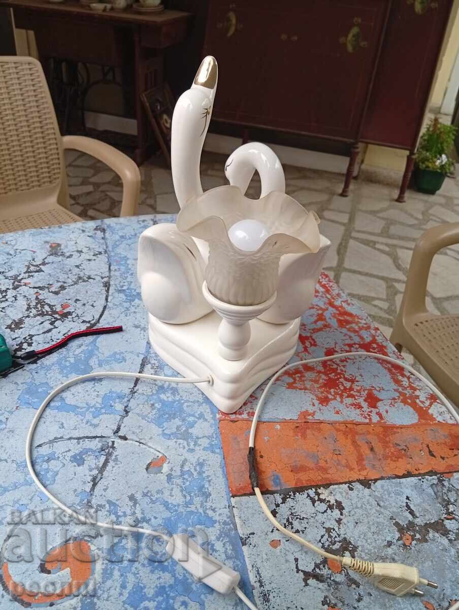 Πορσελάνινο φωτιστικό νυκτός με κύκνους - 5