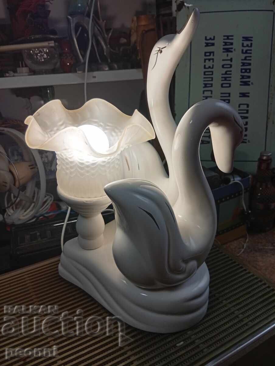 Πορσελάνινο φωτιστικό νυκτός με κύκνους - 7