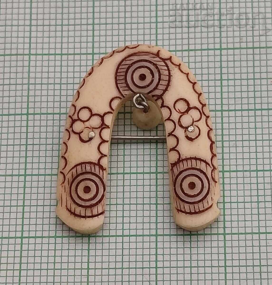 SOUVENIR PIN