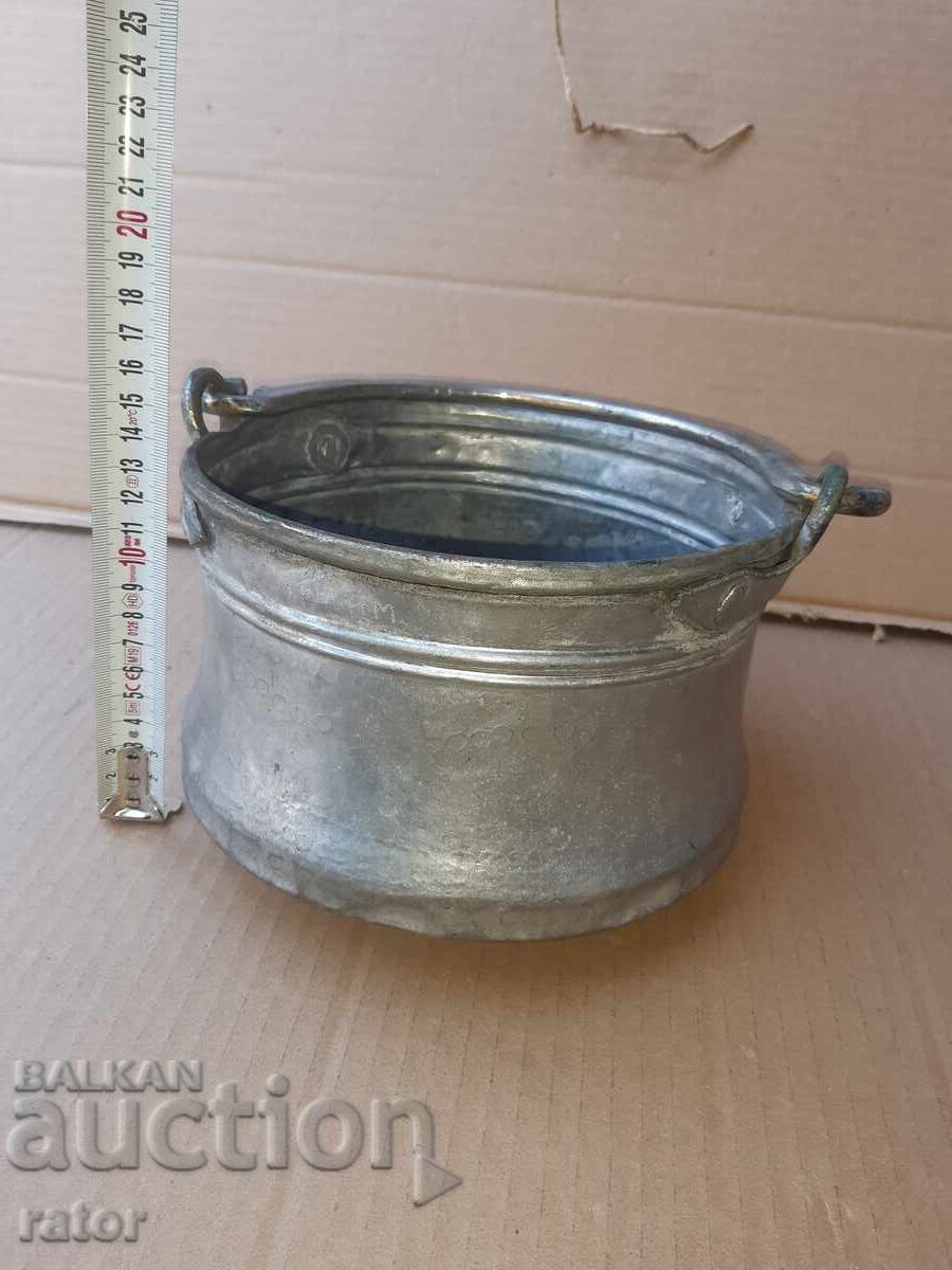 Vechi ceaun din cupru cositorit, găleată, căldărușă, cazan cu preț € 27.00 | 52.81 BGN