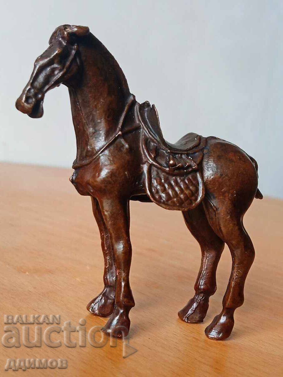Figurină de bronz cal cu preț € 15.00 | 29.34 BGN Figurină de bronz cal cu preț € 15.00 | 29.34 BGN