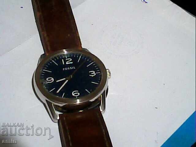 Ceas Fossil vechi, funcționează, fără baterie cu preț € 7.00 | 13.69 BGN