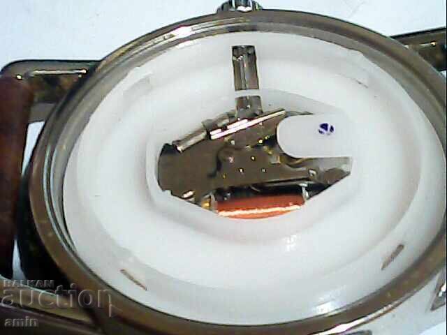 Licitație Ceas Fossil vechi, funcționează, fără baterie