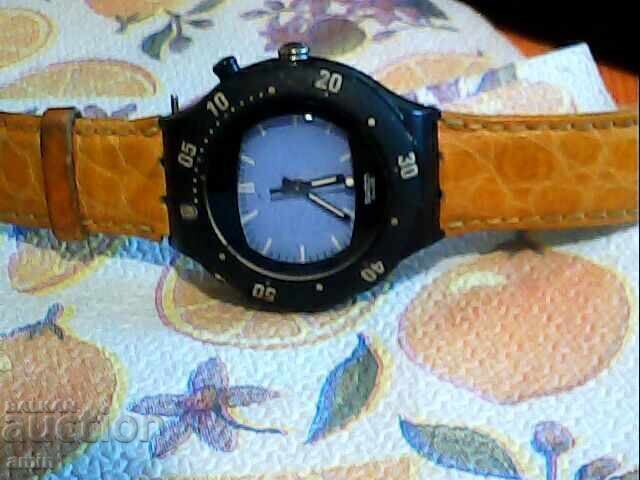 Licitație Frumos ceas Swatch, funcționează perfect