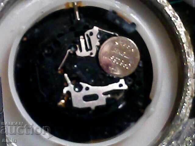 Επιχρυσωμένο ρολόι λειτουργεί τέλεια λείπει το τζάμι - 5