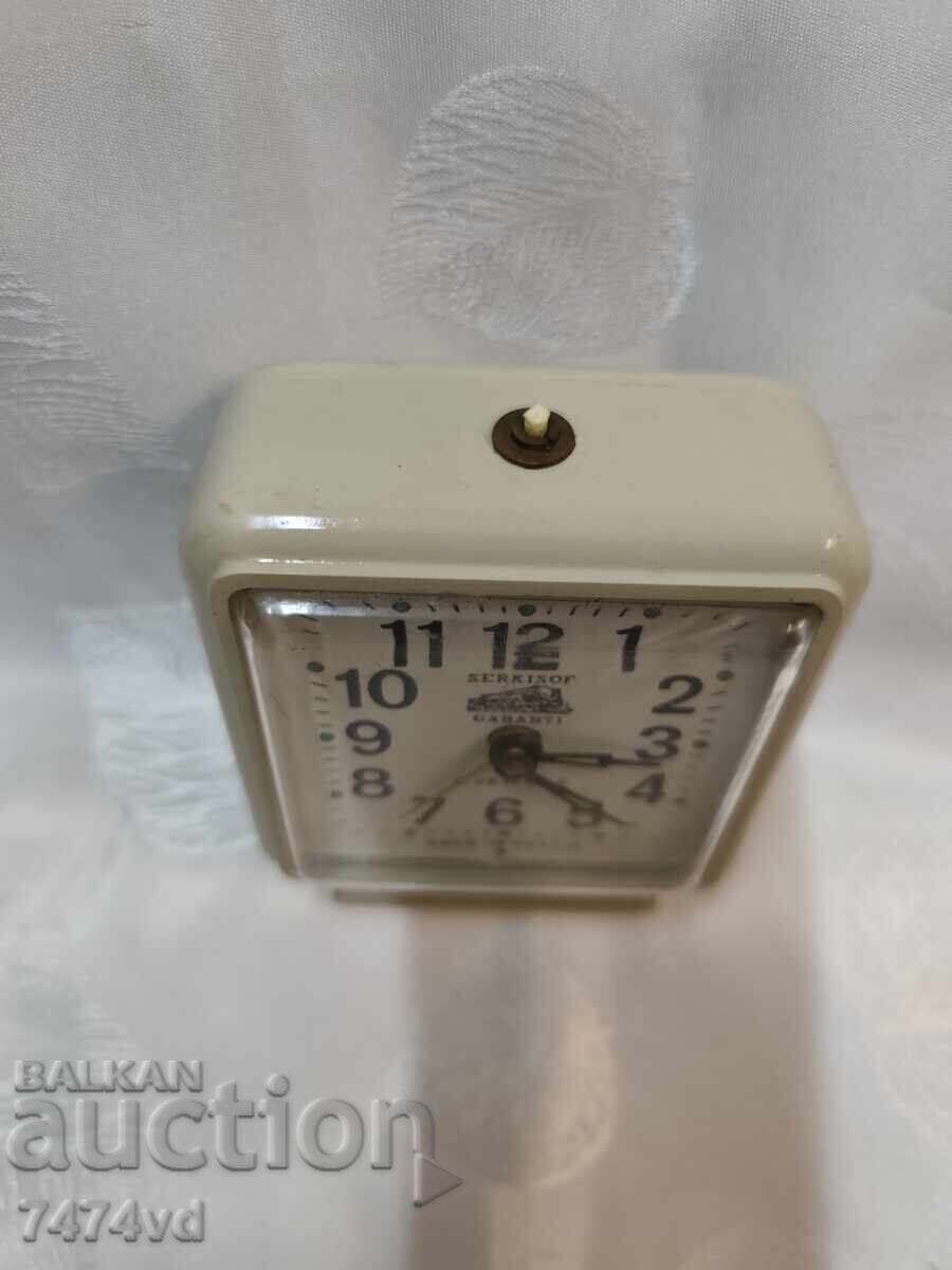Ceas deșteptător sovietic rar Serkisof Garanti 4 rubine cu preț € 45.00 | 88.01 BGN