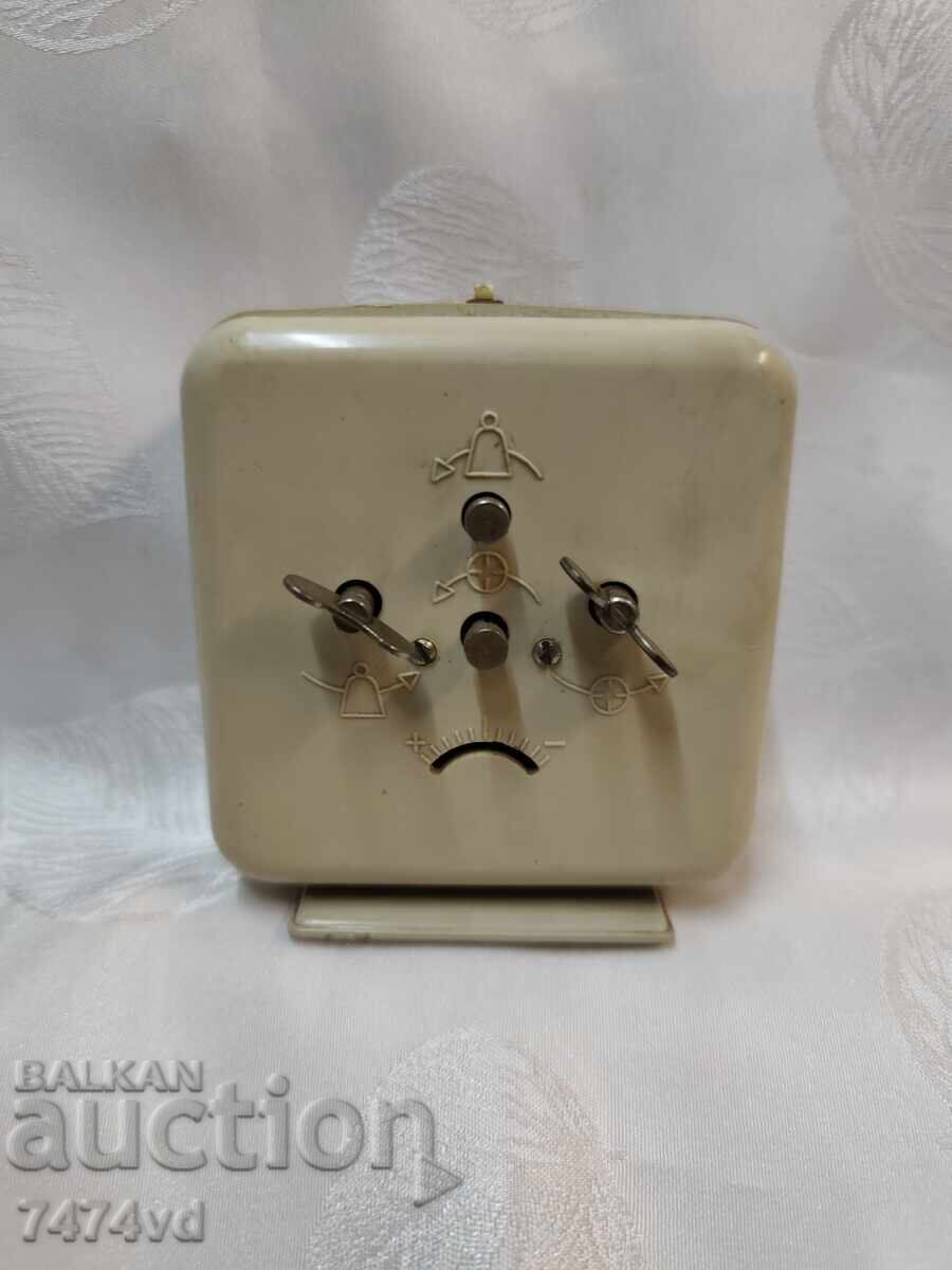 Livrarea Ceas deșteptător sovietic rar Serkisof Garanti 4 rubine