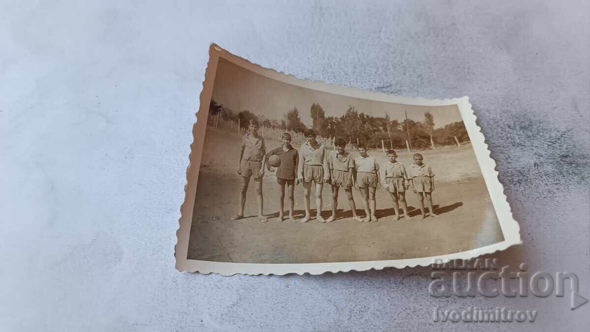Φωτογραφία Αγόρια σε ένα γήπεδο ποδοσφαίρου
