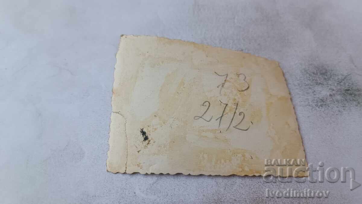 Φωτογραφία νεαρής κοπέλας στην παραλία με τιμή € 1.08 | 2.11 BGN