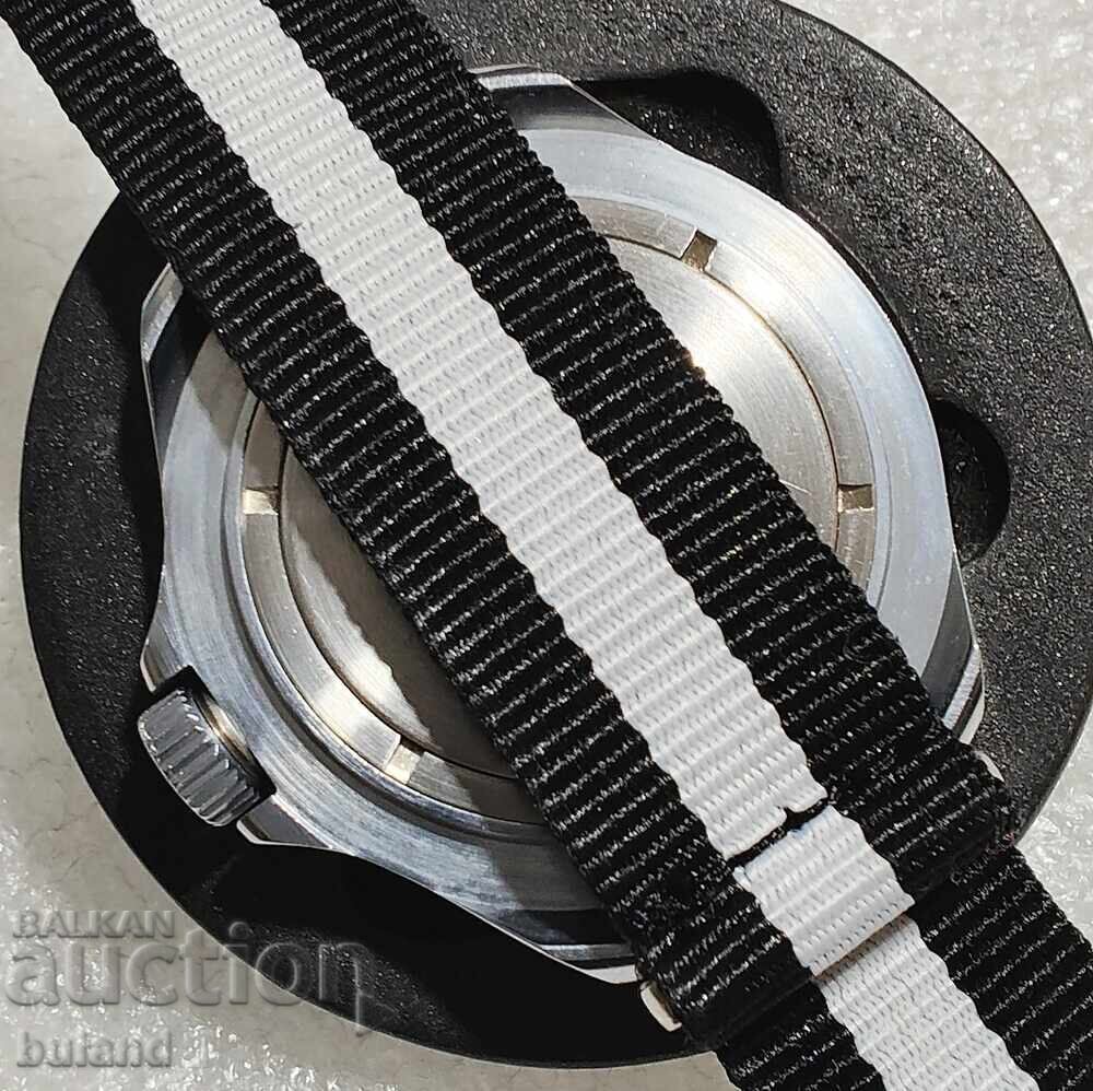 Delivery of Soviet Watch Vostok Commander's Order of the USSR Ministry of Defense Wostok