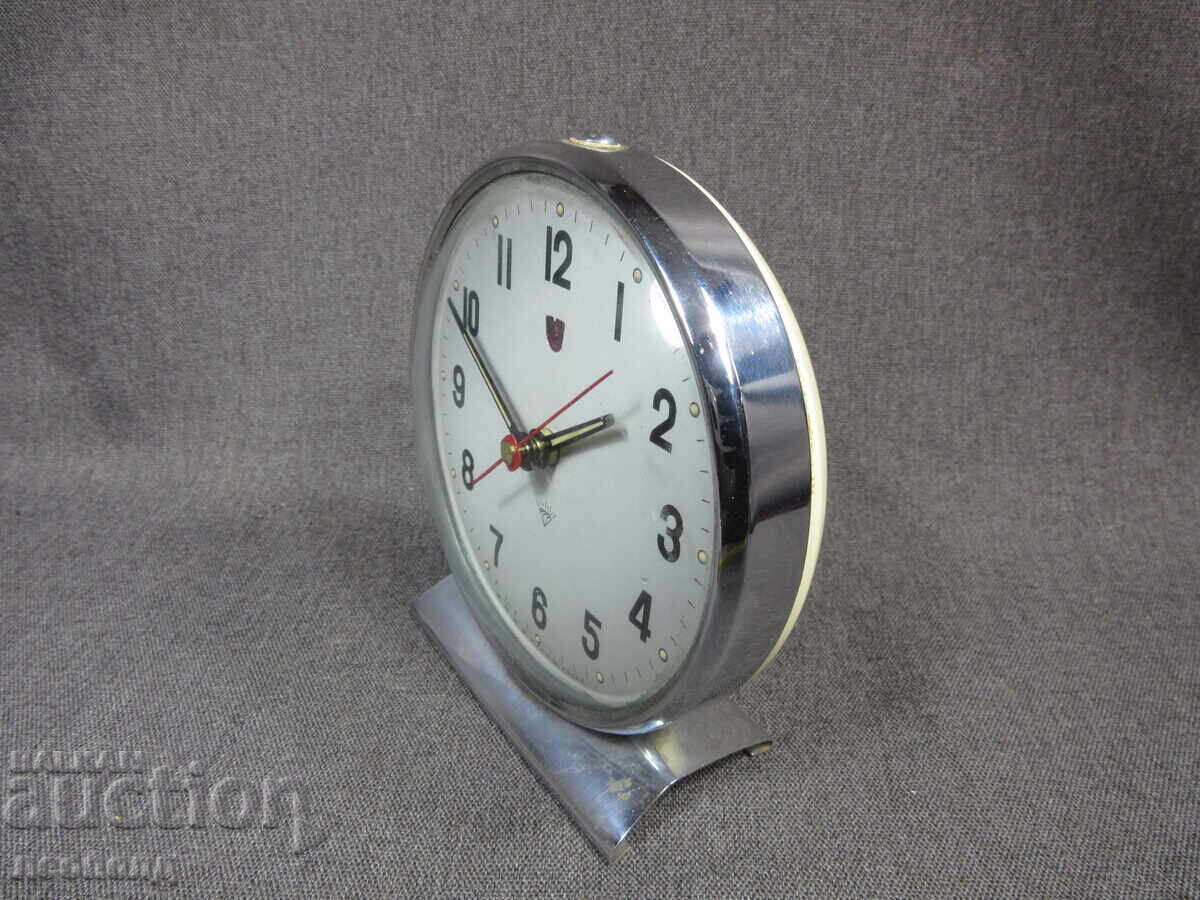 VECHI CEAS MECANIC CU ALARMĂ RETRO SOC DIAMOND CHINA cu preț € 20.00 | 39.12 BGN