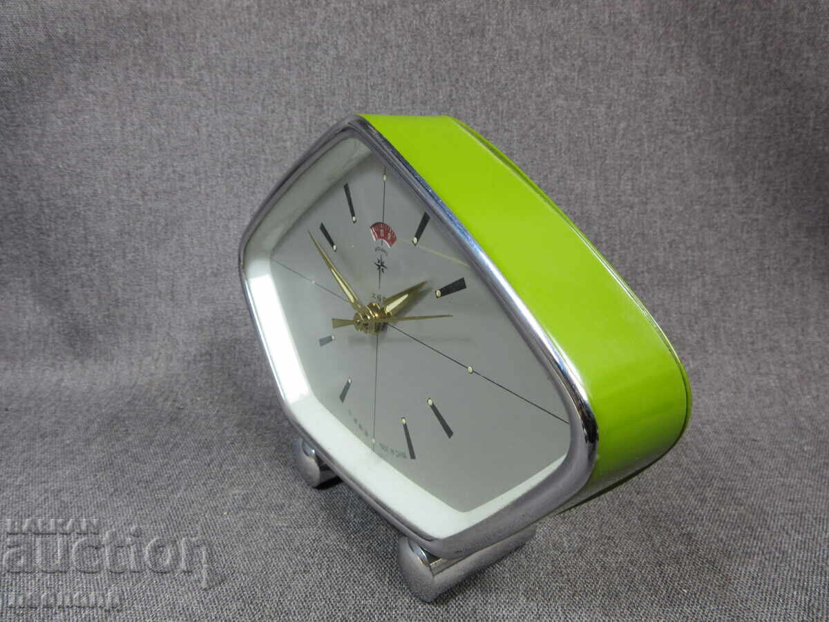 VECHI CEAS MECANIC DEȘTEPTĂTOR RETRO SOC POLARIS CHINA cu preț € 20.00 | 39.12 BGN