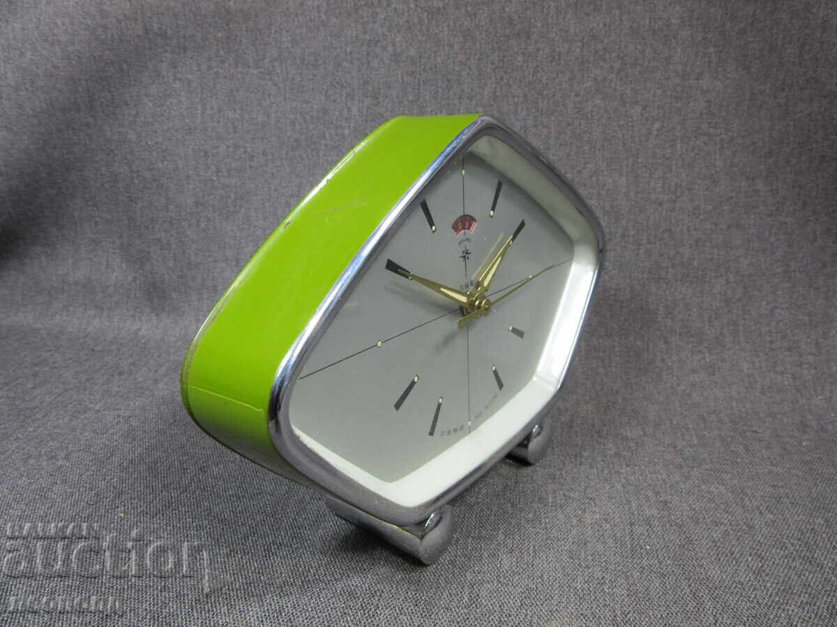 Licitație VECHI CEAS MECANIC DEȘTEPTĂTOR RETRO SOC POLARIS CHINA