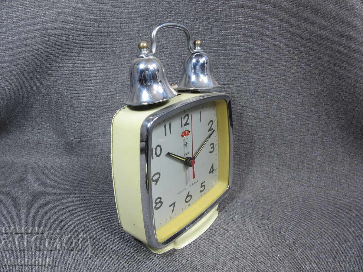 Licitație VECHI CEAS MECANIC DEȘTEPTĂTOR RETRO SOC POLARIS CHINA