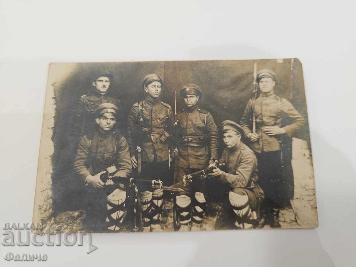 Carte poștală militară rară - soldați cu puști, baionetă