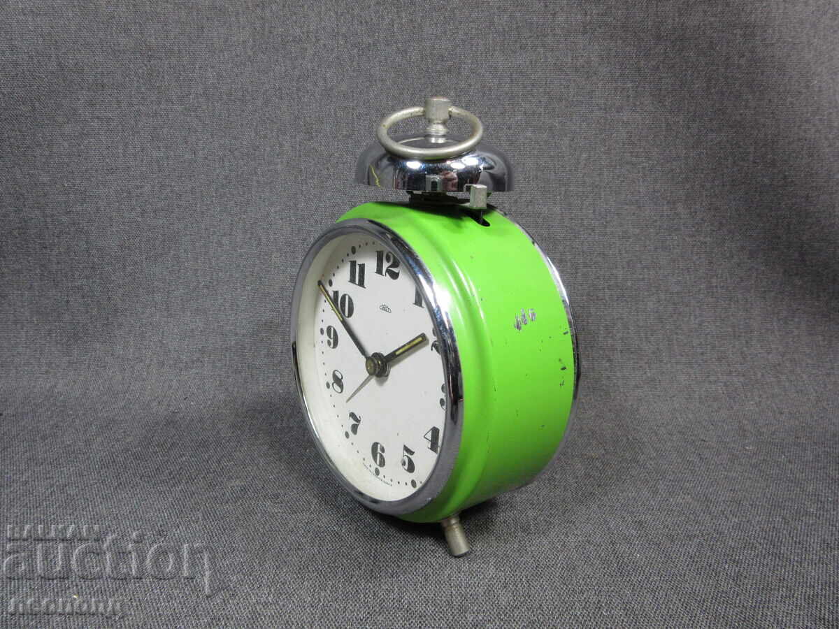 CEAS DEȘTEPTĂTOR MECANIC RETRO VECHI DIN PERIOADA SOCIALISTĂ CEHOSLOVACĂ PRIM cu preț € 20.00 | 39.12 BGN